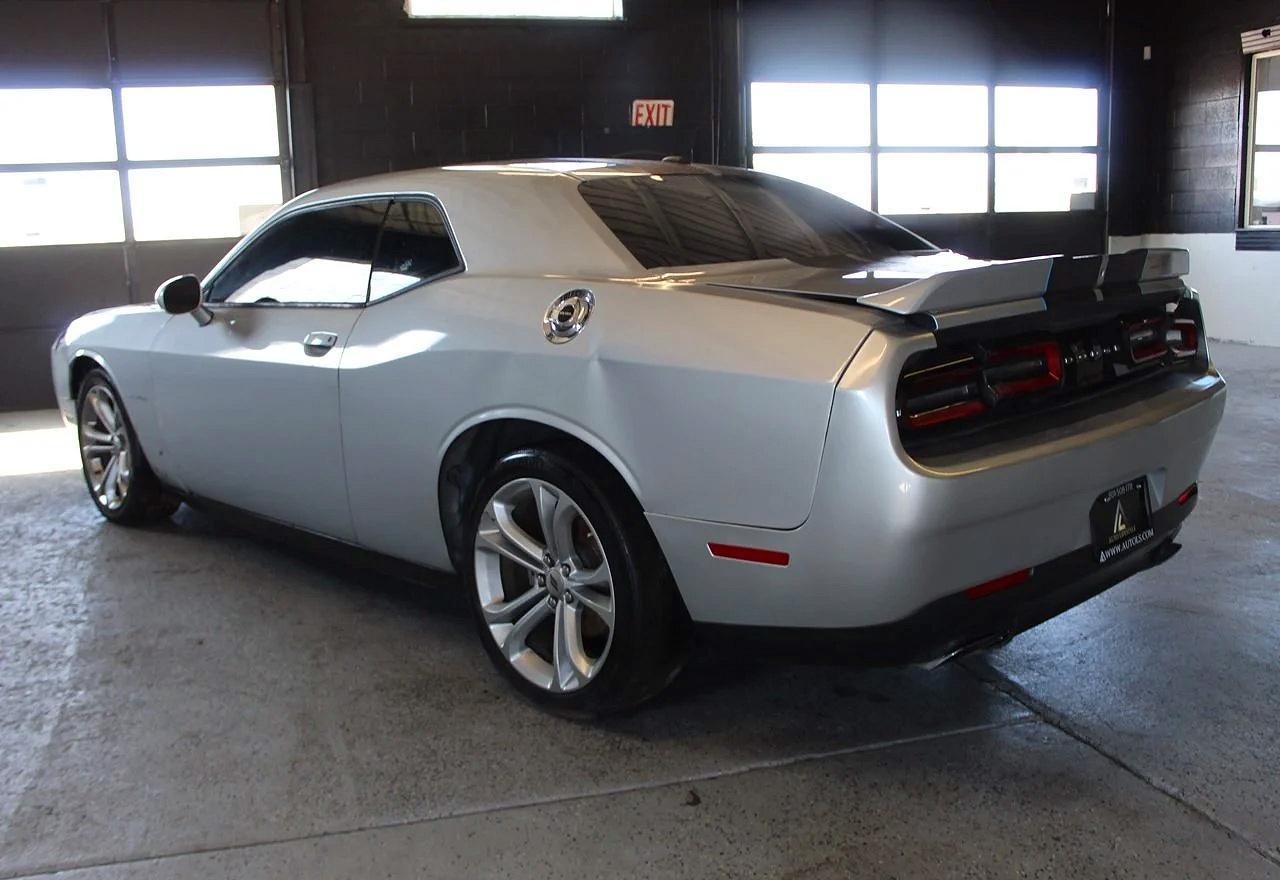 Dodge Challenger - zdjęcie 4