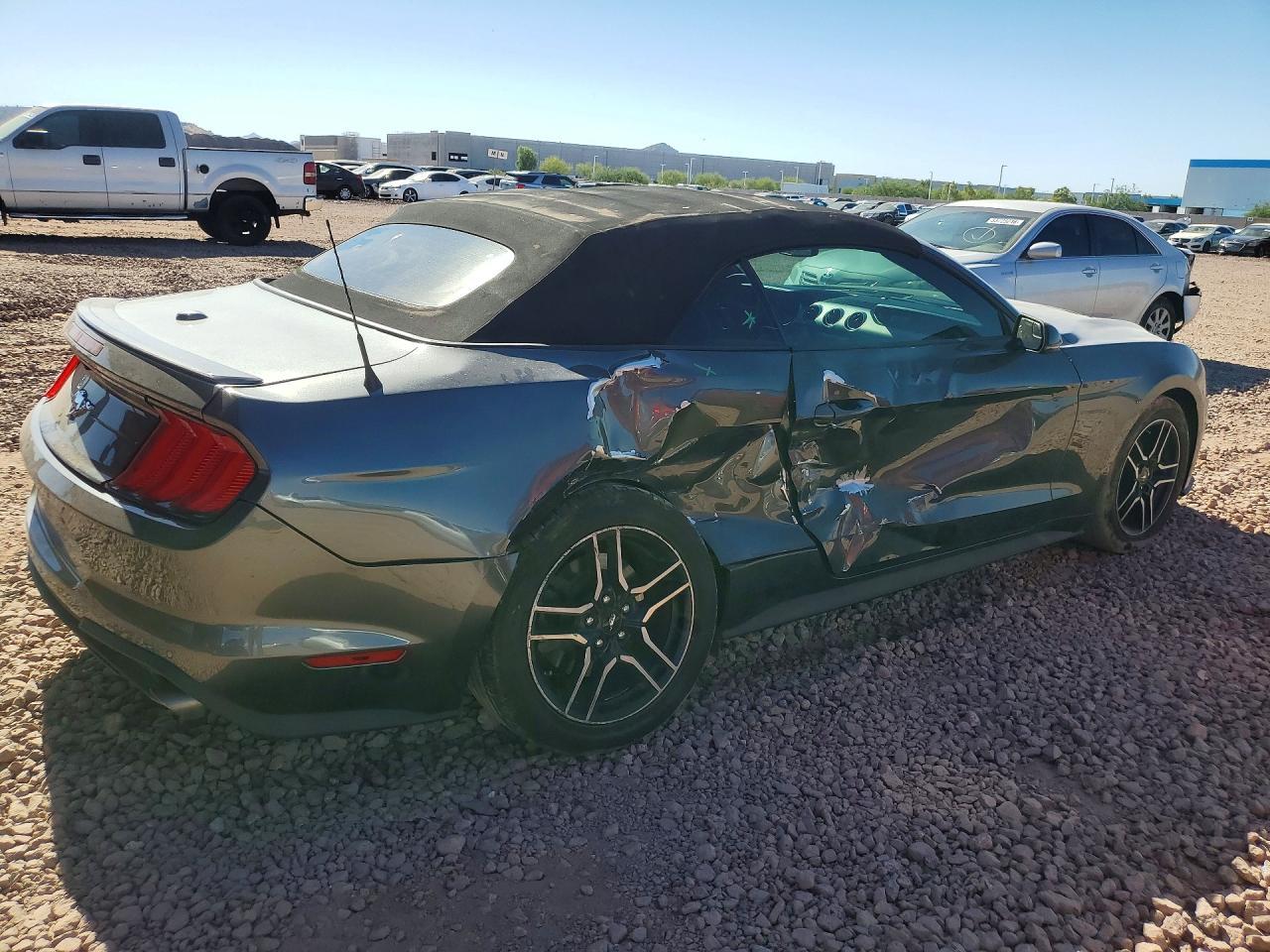 2019 Ford Mustang - zdjęcie 3