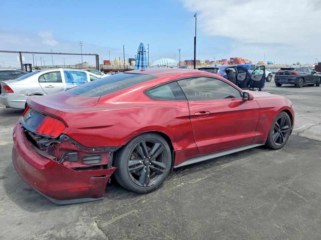 2015 Ford Mustang - zdjęcie 3