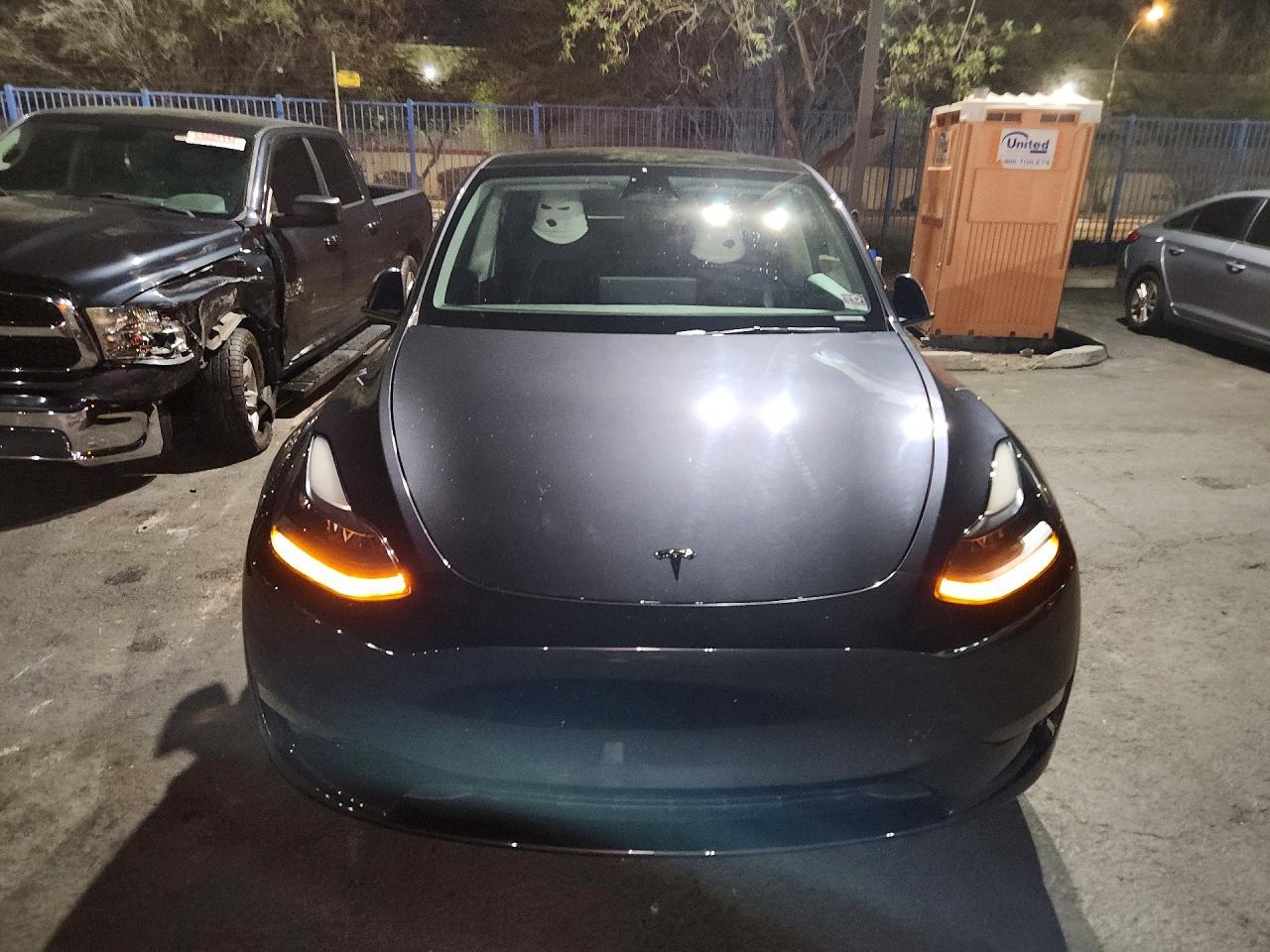 2024 Tesla Model Y - zdjęcie 5