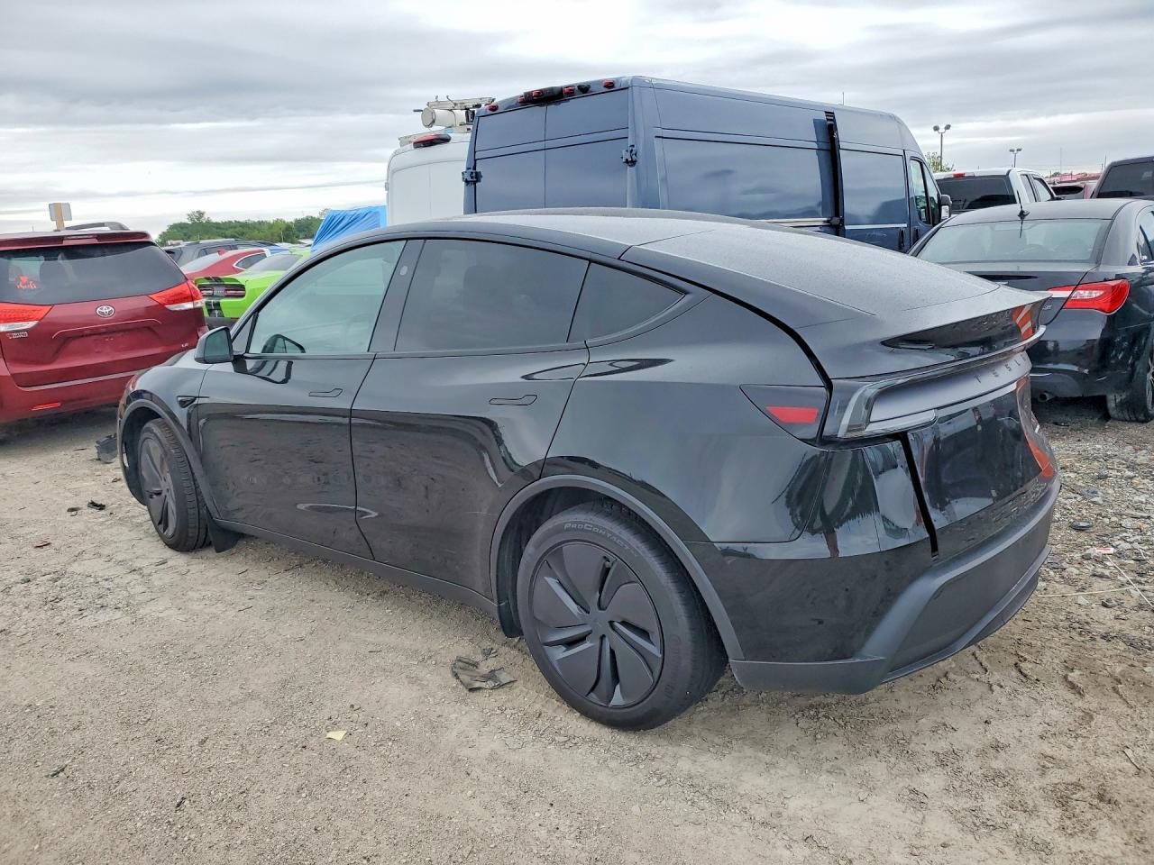 2026 Tesla Model Y - zdjęcie 2