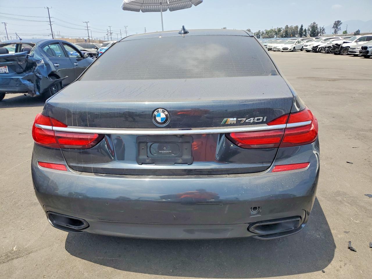 2019 BMW 740 I - zdjęcie 6