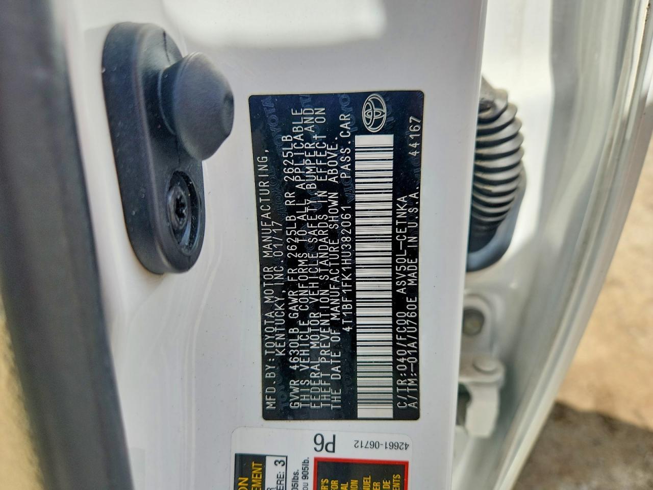 2017 Toyota Camry Le - zdjęcie 12