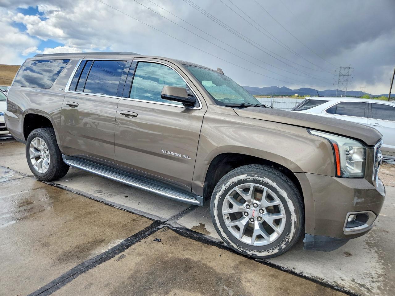 2016 GMC Yukon Xl K1500 Slt - zdjęcie 4