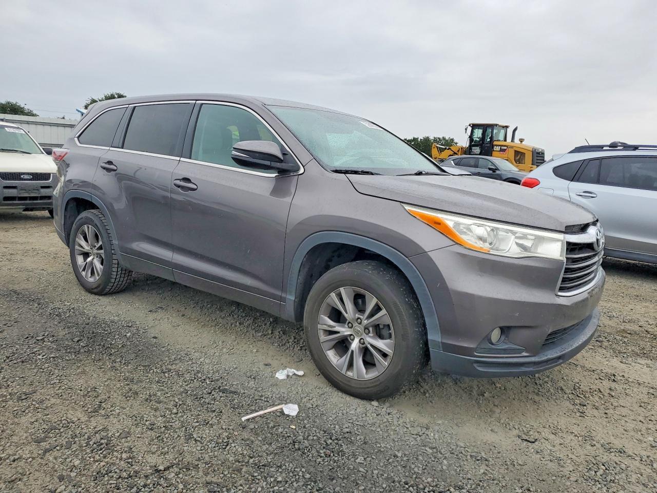 2014 Toyota Highlander Le Plus - zdjęcie 4