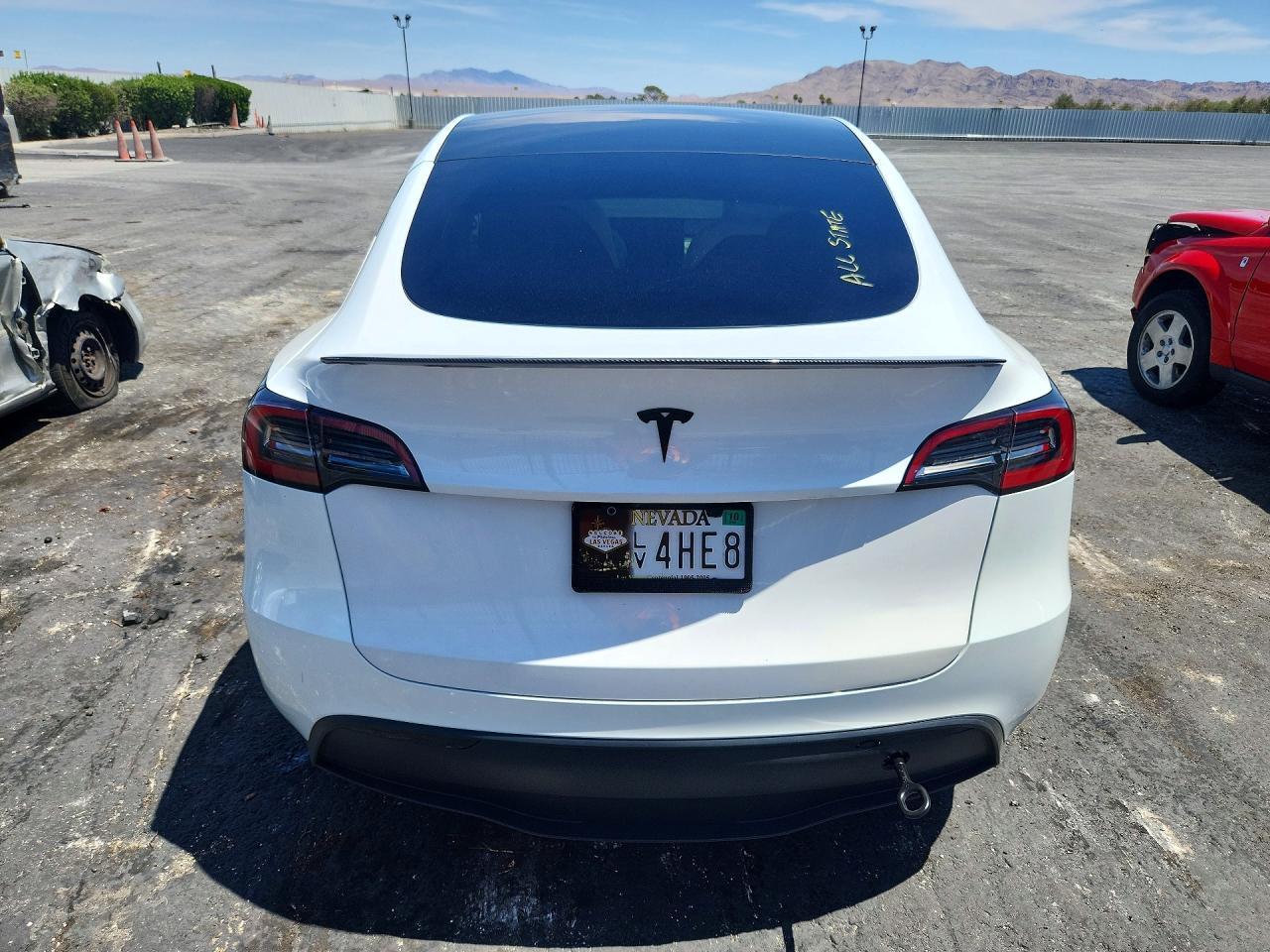 2024 Tesla Model Y - zdjęcie 6