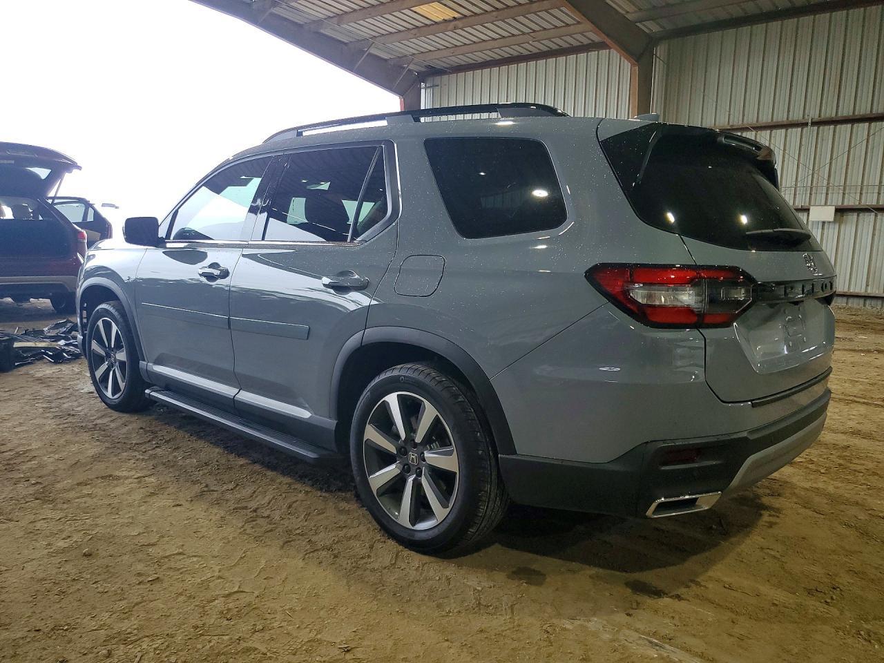 2025 Honda Pilot Touring - zdjęcie 2