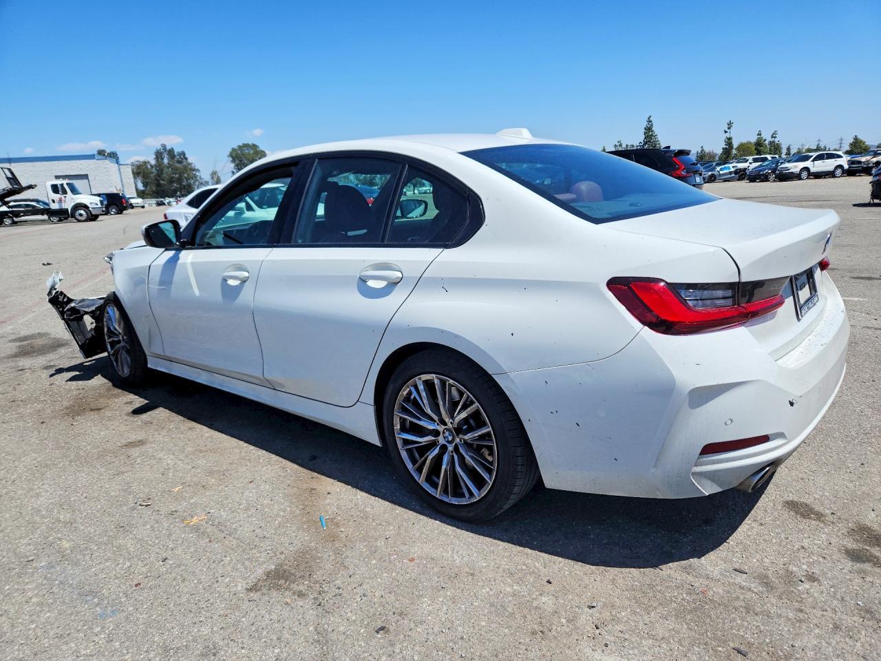 2023 BMW 330I - zdjęcie 2