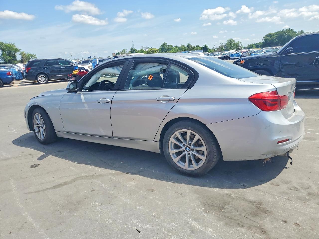 2017 BMW 320 Xi - zdjęcie 2