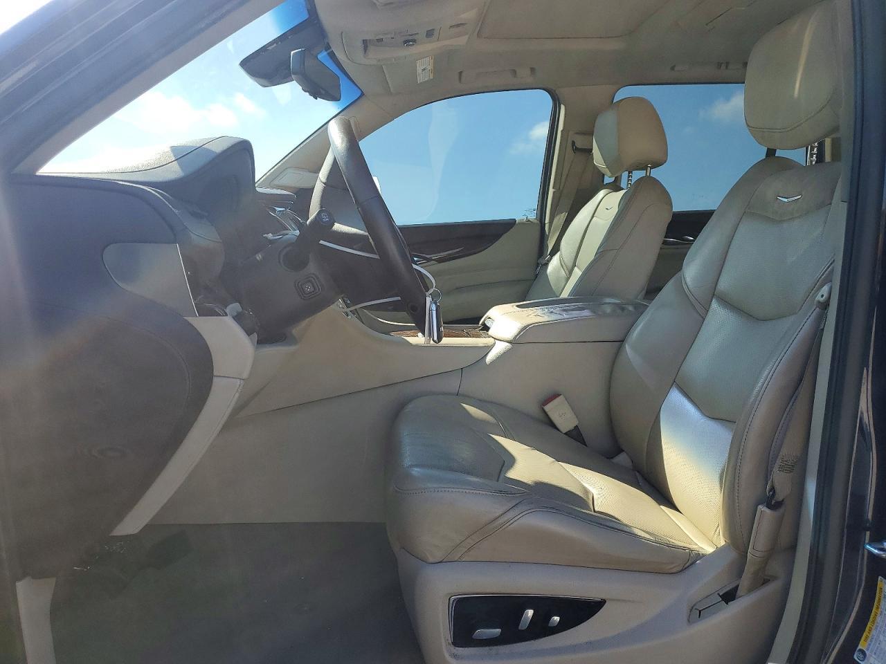 2017 Cadillac Escalade Luxury - zdjęcie 7