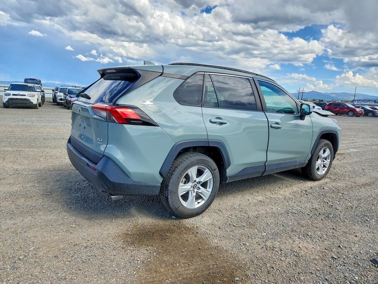 2021 Toyota Rav4 Xle - zdjęcie 3