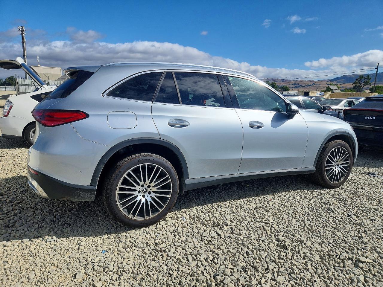 2023 Mercedes-Benz Glc 300 - zdjęcie 3
