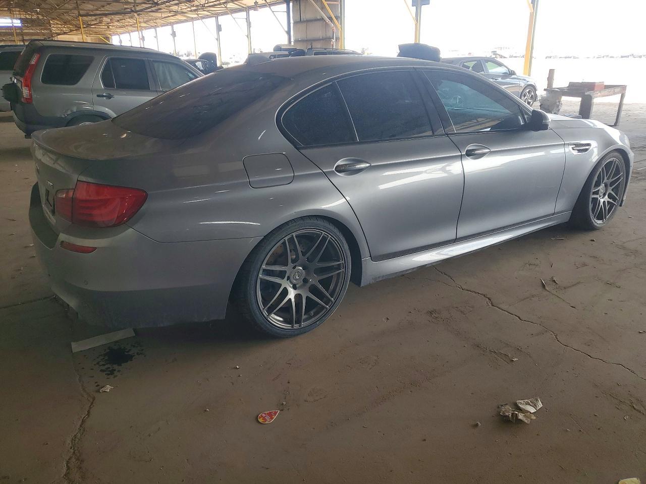 2013 BMW M5 - zdjęcie 3