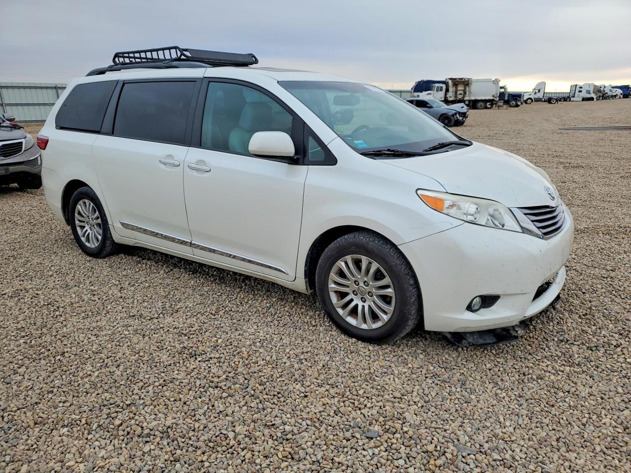 2015 Toyota Sienna Xle 8-Passenger - zdjęcie 4