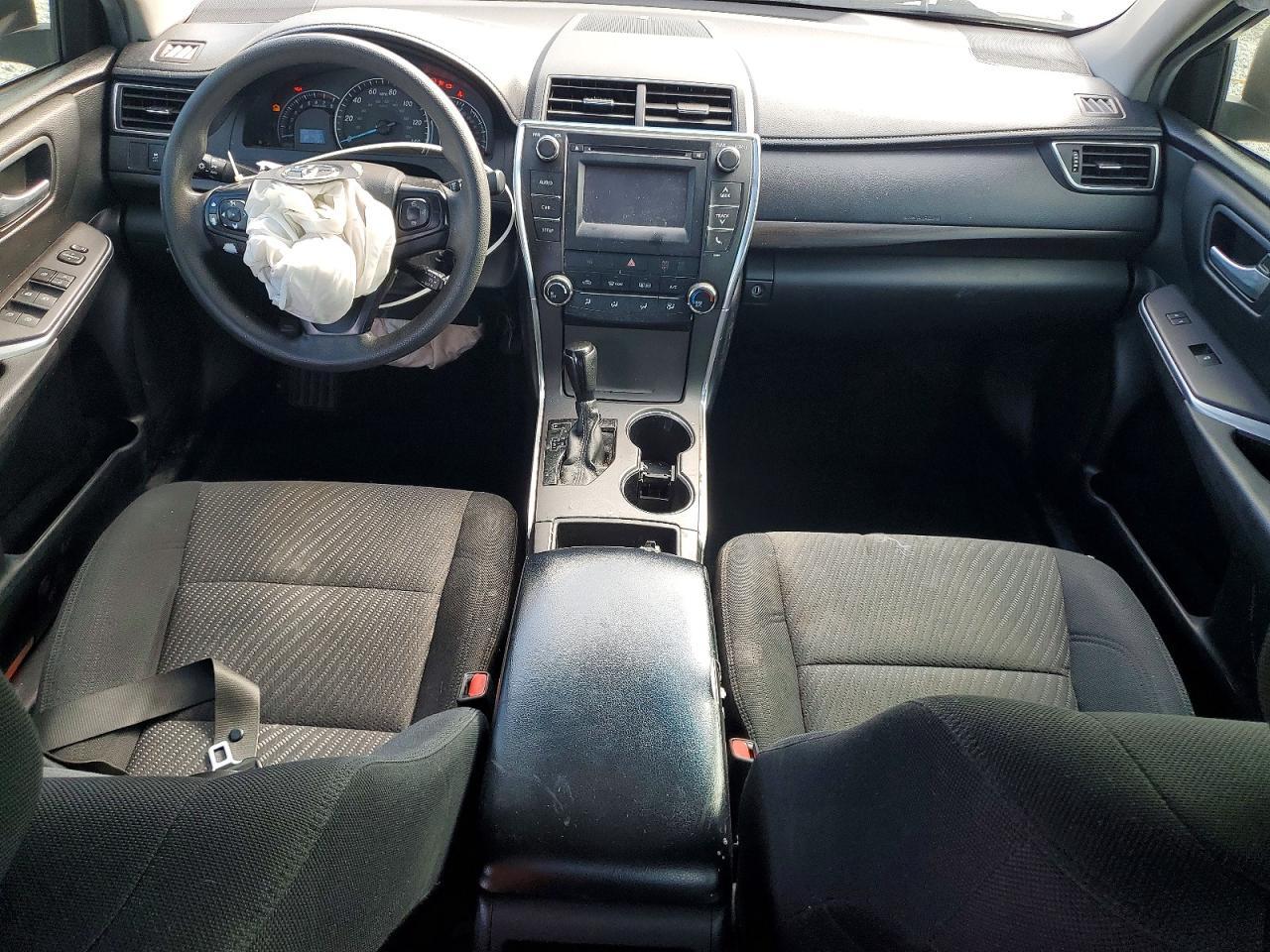 2015 Toyota Camry Le - zdjęcie 8