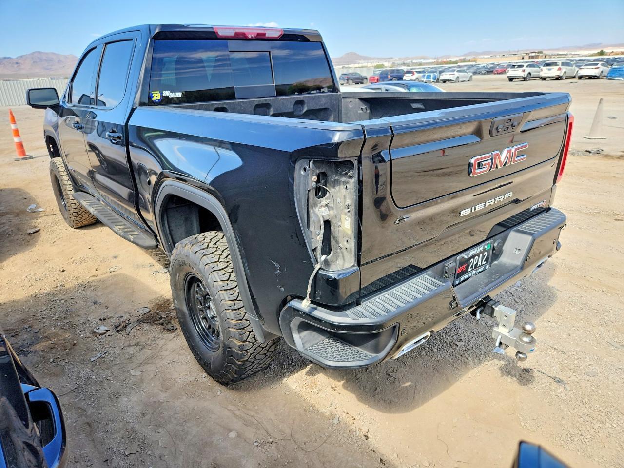2022 GMC Sierra K1500 At4 - zdjęcie 2