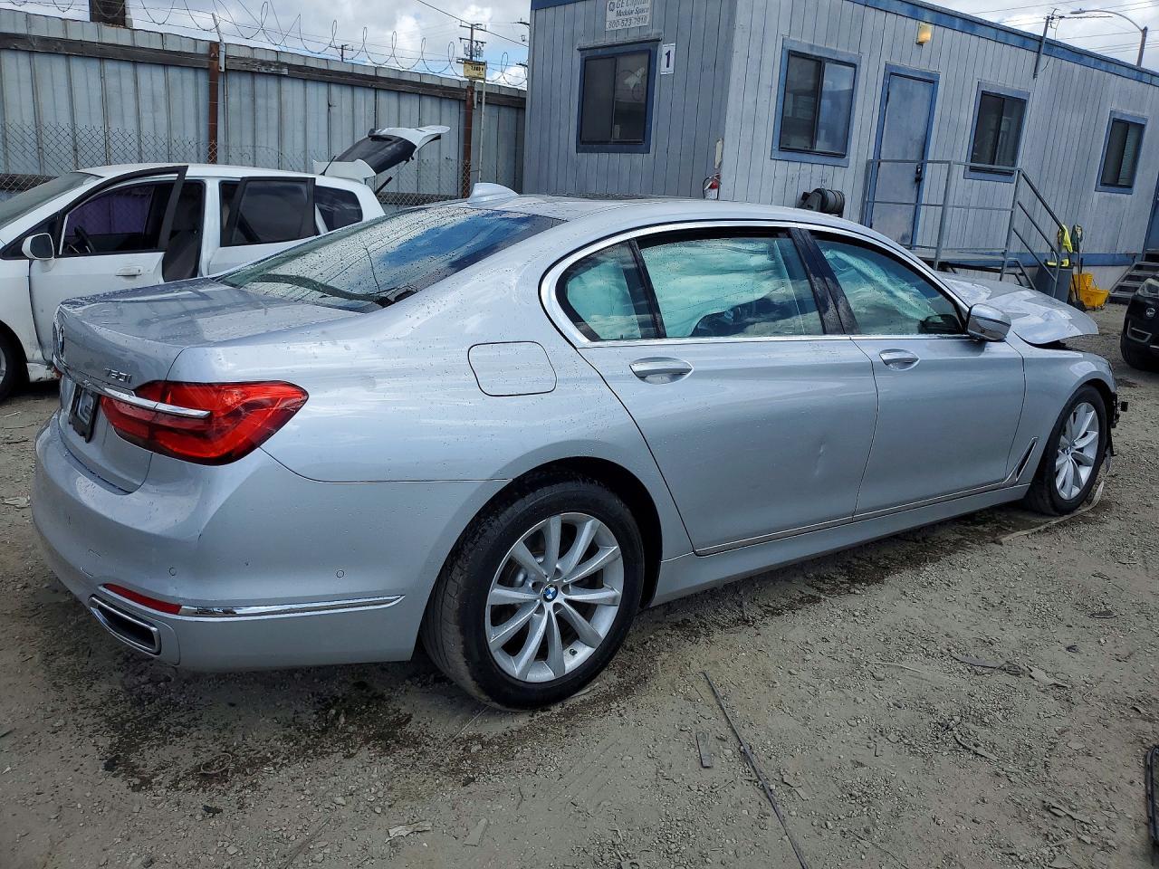 2018 BMW 750 I - zdjęcie 3