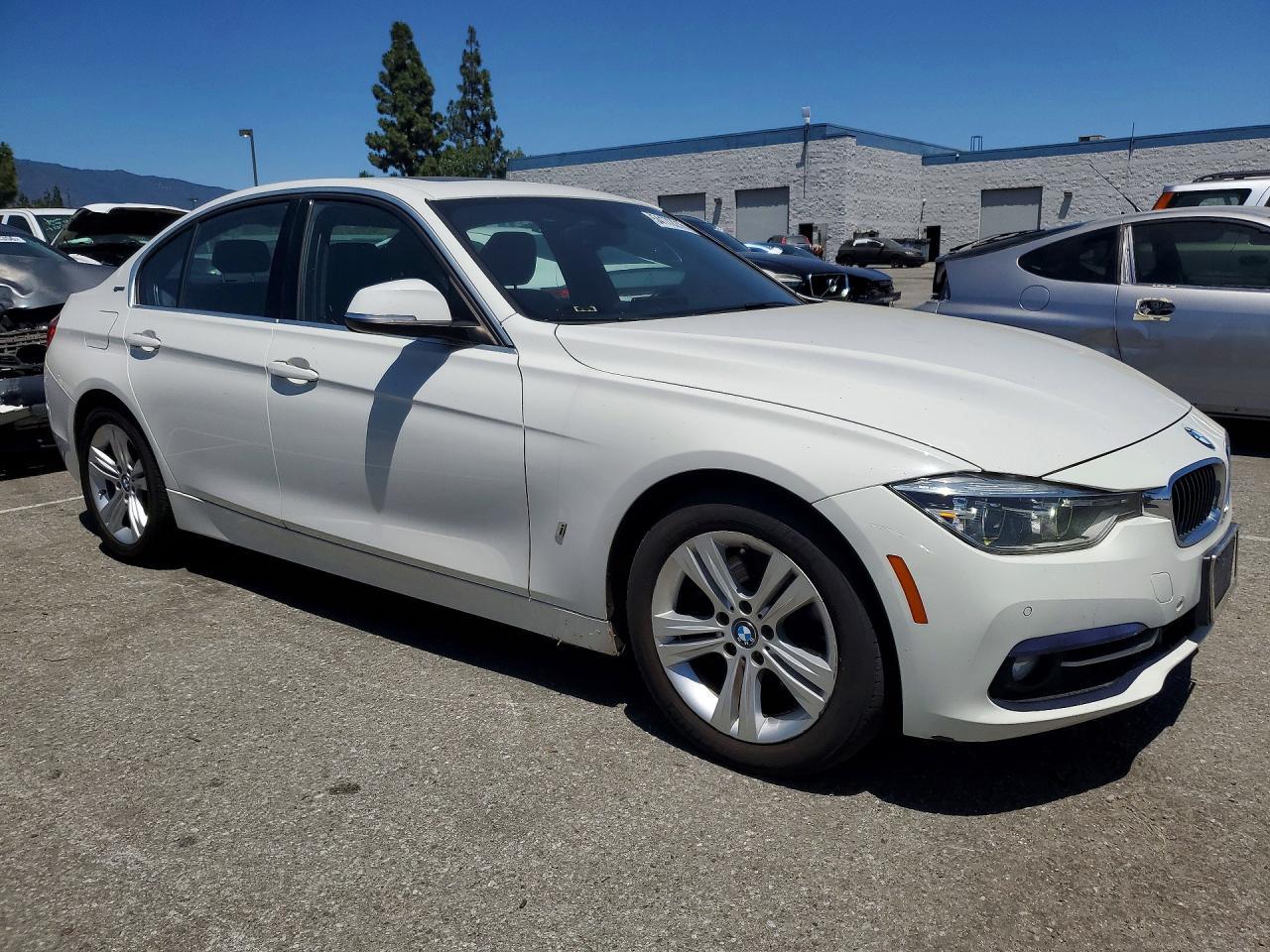 2017 BMW 330E - zdjęcie 4