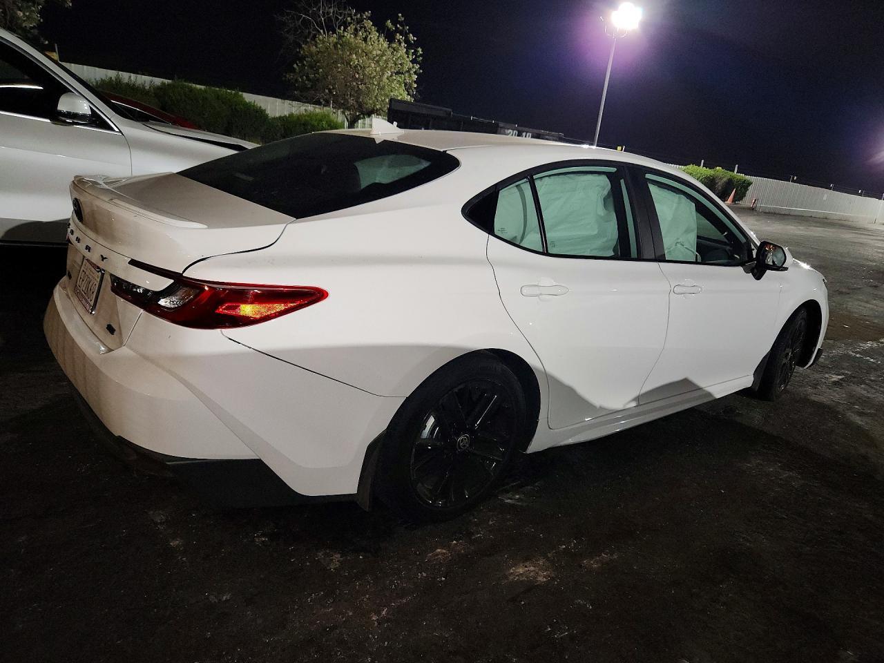 2026 Toyota Camry Se - zdjęcie 3