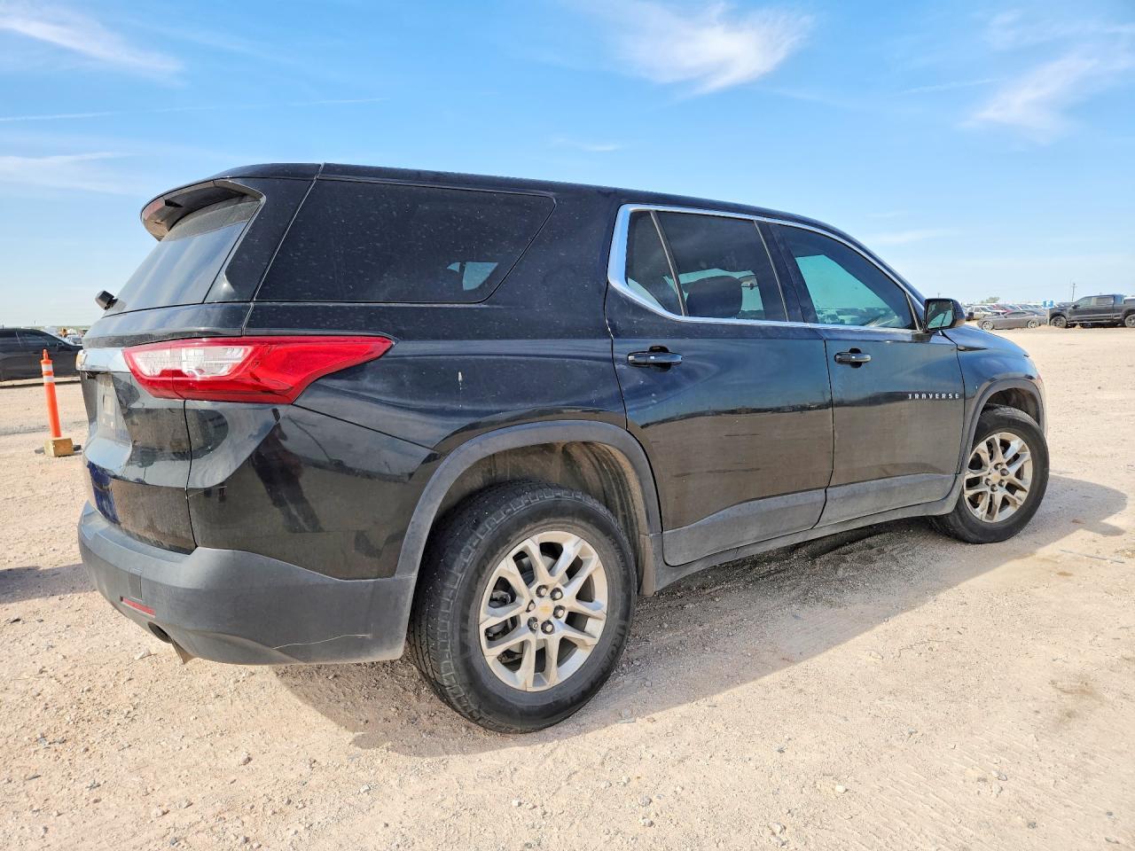 2020 Chevrolet Traverse Ls - zdjęcie 3