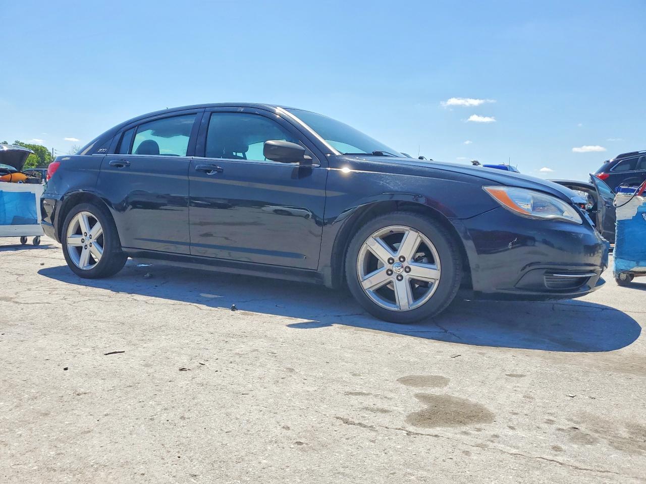 2014 Chrysler 200 Lx - zdjęcie 4