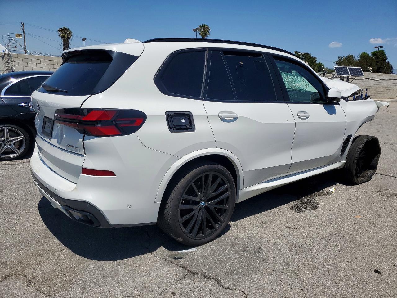 2024 BMW X5 xDrive40I - zdjęcie 3