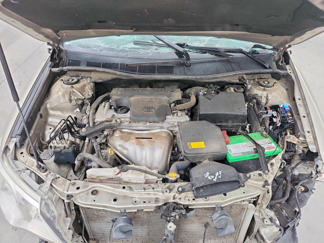 2014 Toyota Camry Le - zdjęcie 11