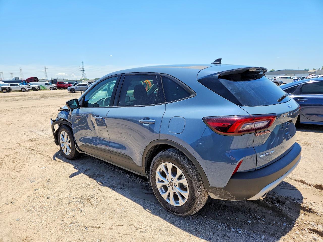 2026 Ford Escape Active - zdjęcie 2