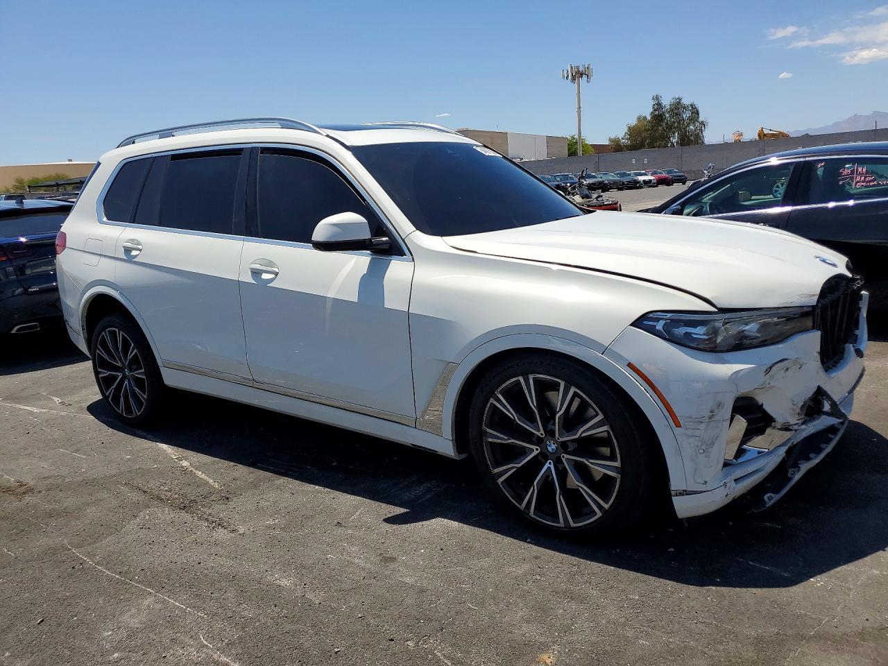 2022 BMW X7 xDrive40I - zdjęcie 4