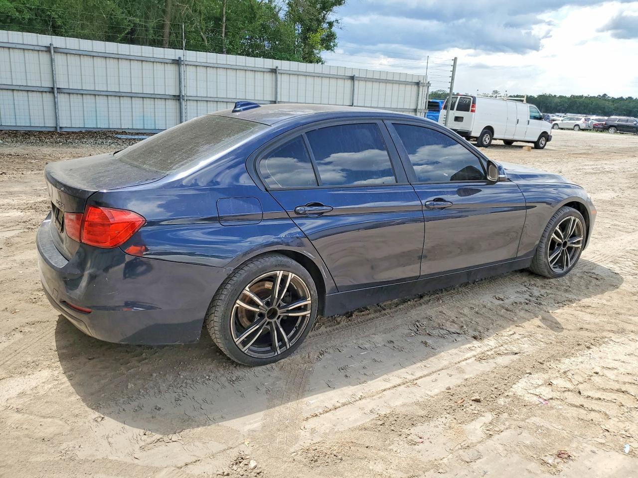 2013 BMW 328 I - zdjęcie 3