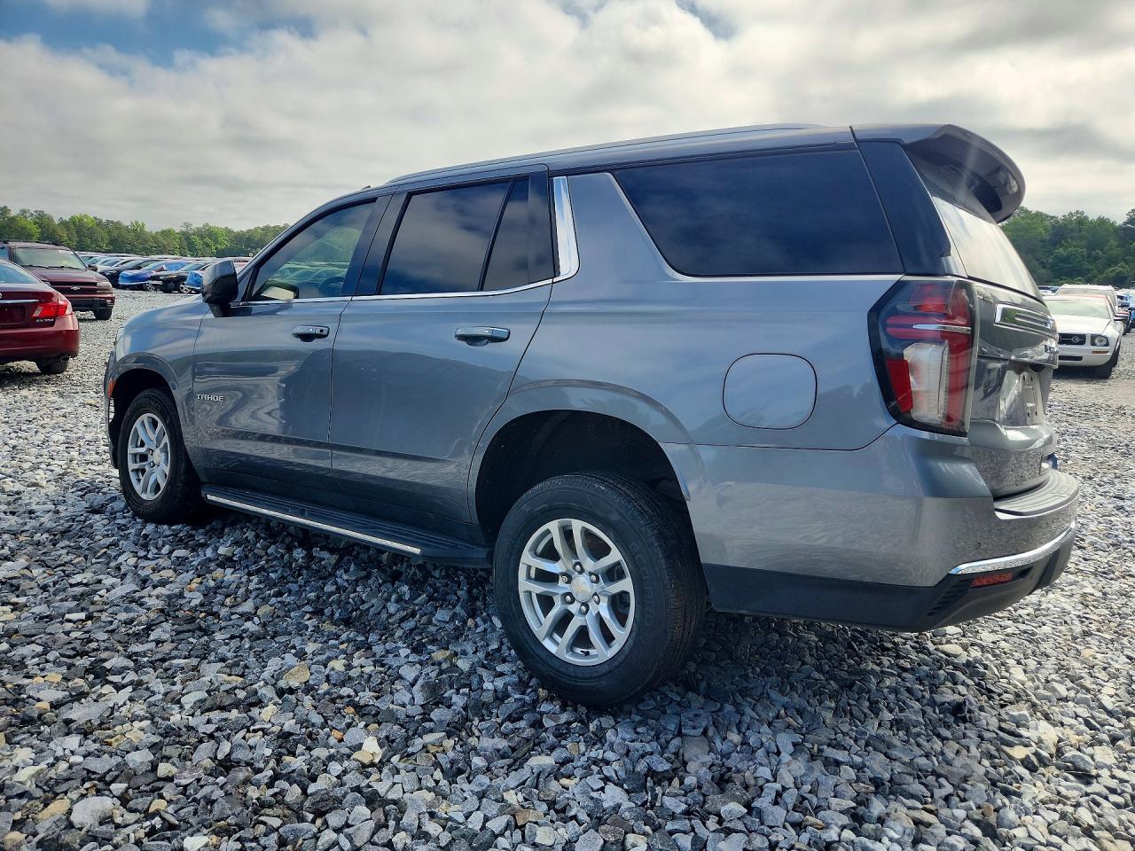 2022 Chevrolet Tahoe C1500 Ls - zdjęcie 2