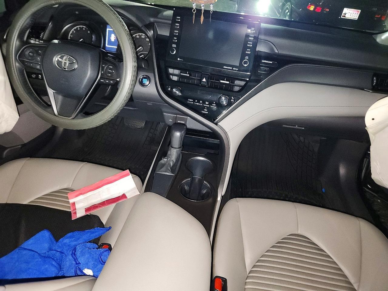 2021 Toyota Camry Se - zdjęcie 8