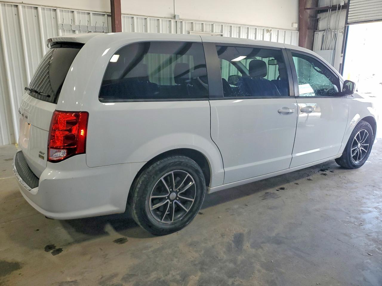 2019 Dodge Grand Caravan Gt - zdjęcie 3