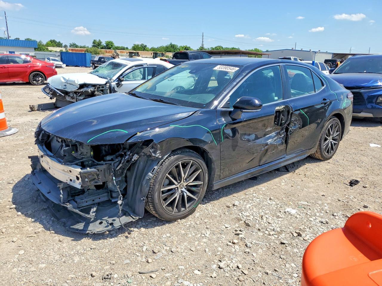 2022 Toyota Camry Se - zdjęcie główne