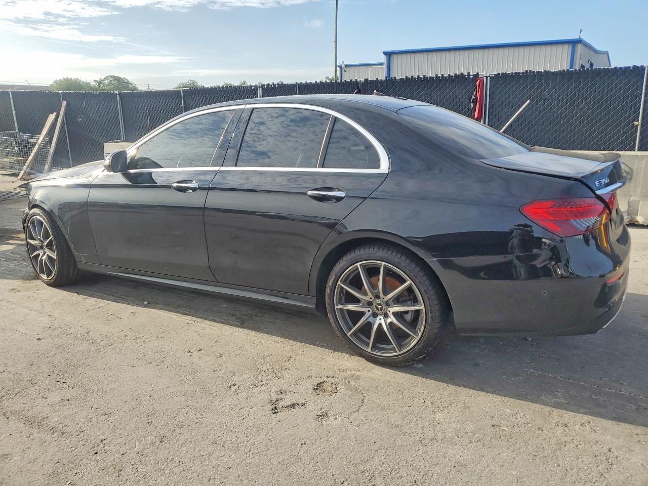 2021 Mercedes-Benz E 350 - zdjęcie 2