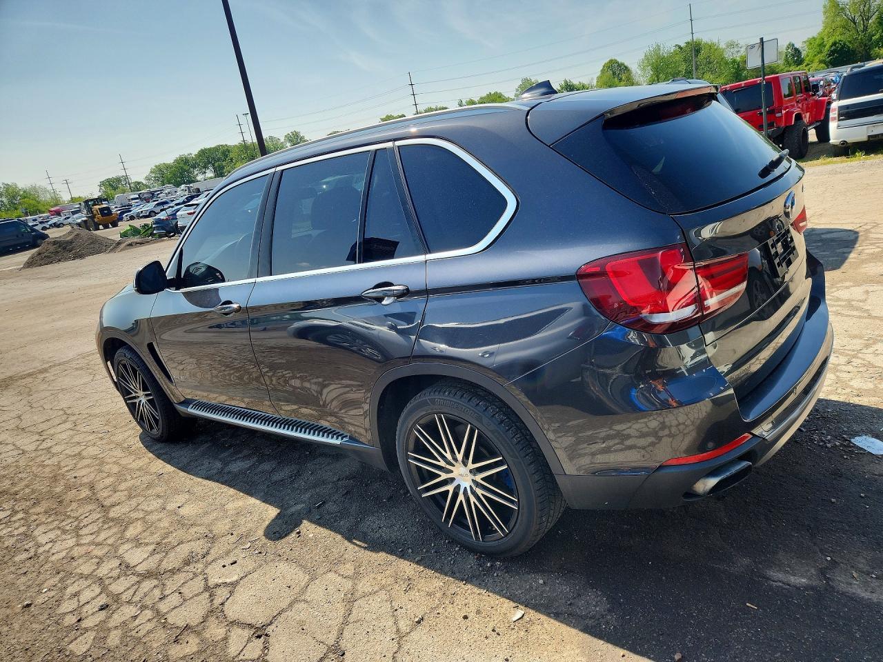 2015 BMW X5 xDrive50I - zdjęcie 2