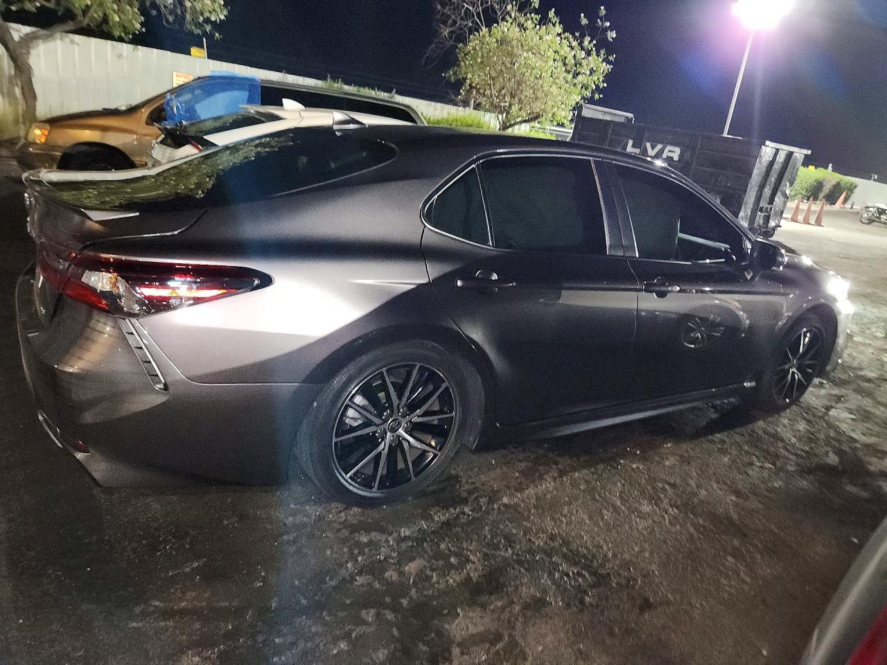 2021 Toyota Camry Se - zdjęcie 3