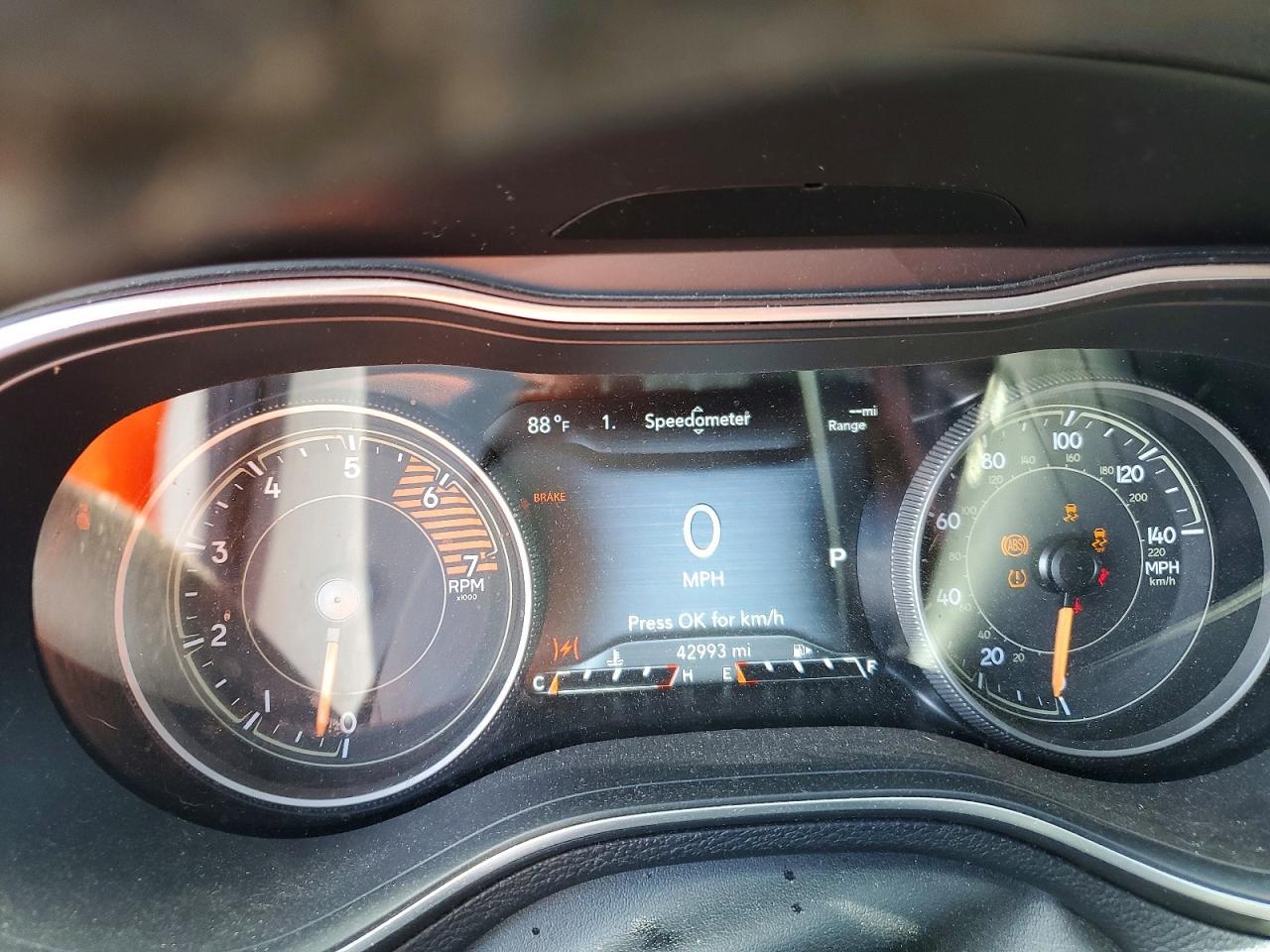2022 Jeep Cherokee Latitude Lux - zdjęcie 9
