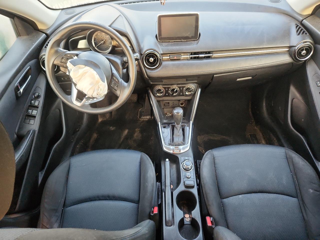 2018 Toyota Yaris Ia Base - zdjęcie 8
