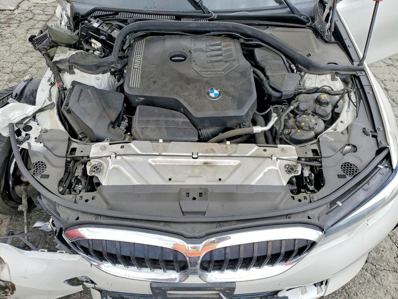 2020 BMW 330I - zdjęcie 11