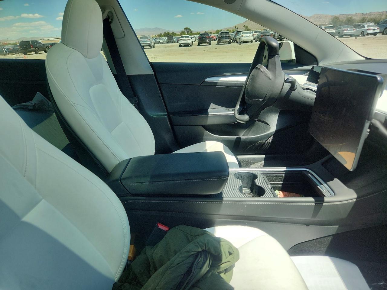 2023 Tesla Model 3 - zdjęcie 8
