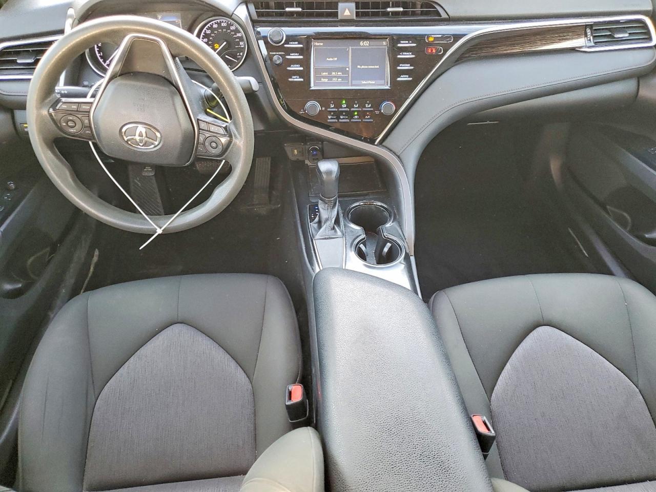 2018 Toyota Camry Le - zdjęcie 8