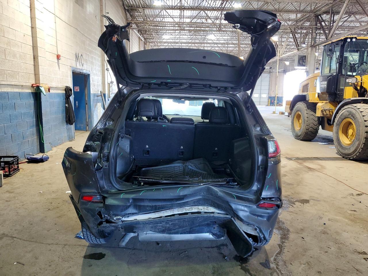 2020 Jeep Cherokee Latitude Plus - zdjęcie 6
