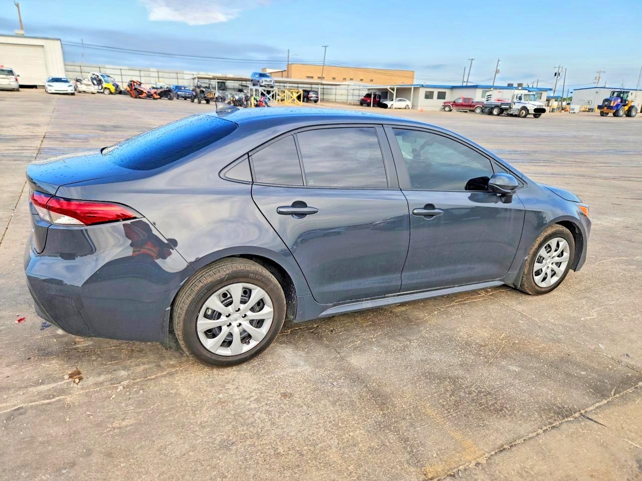 2025 Toyota Corolla Le - zdjęcie 3