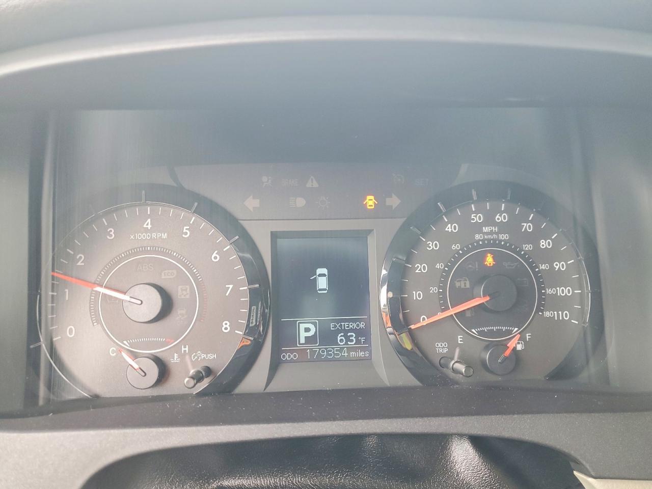 2015 Toyota Sienna Le - zdjęcie 9