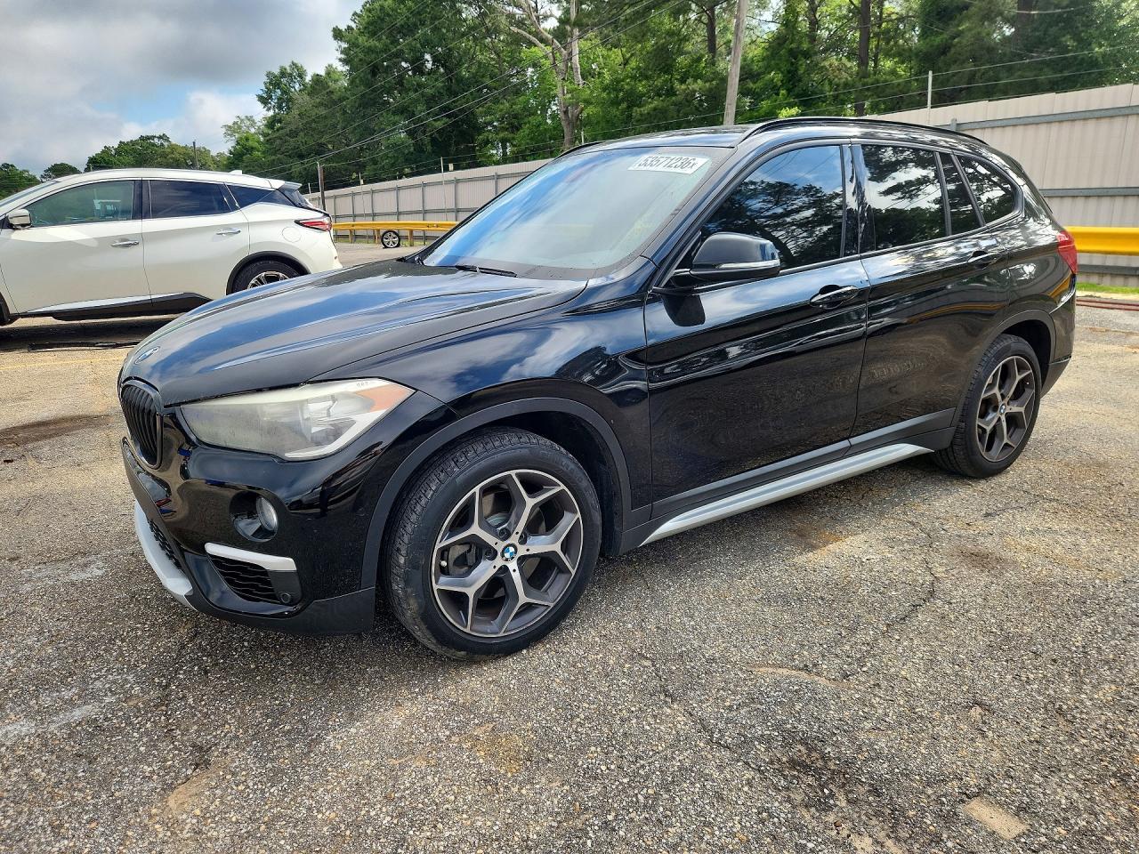 2017 BMW X1 Sdrive28I - zdjęcie główne