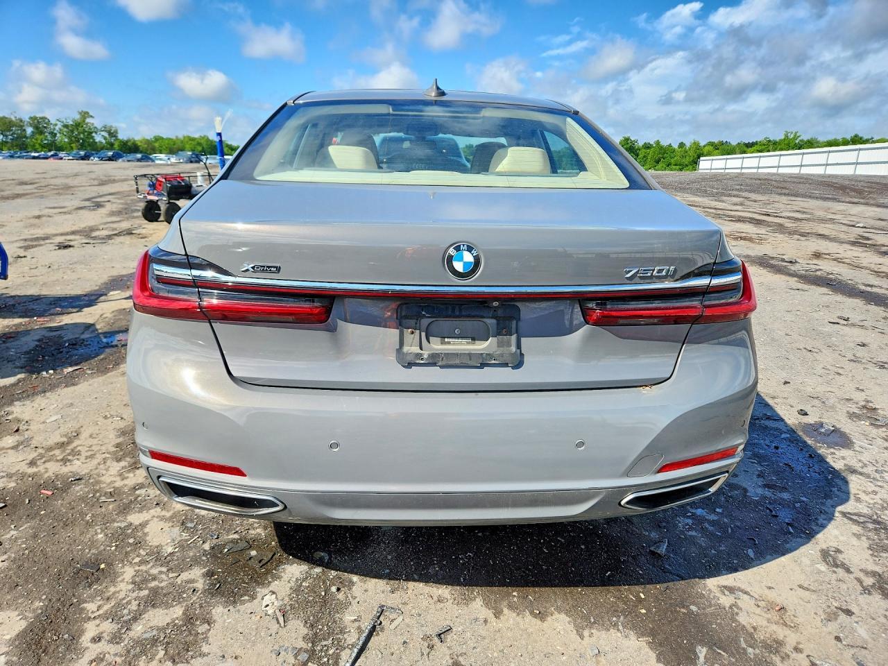 2020 BMW 750 Xi - zdjęcie 6