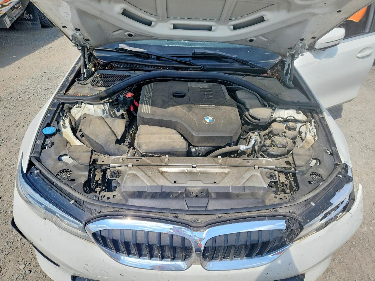 2020 BMW 330Xi - zdjęcie 11