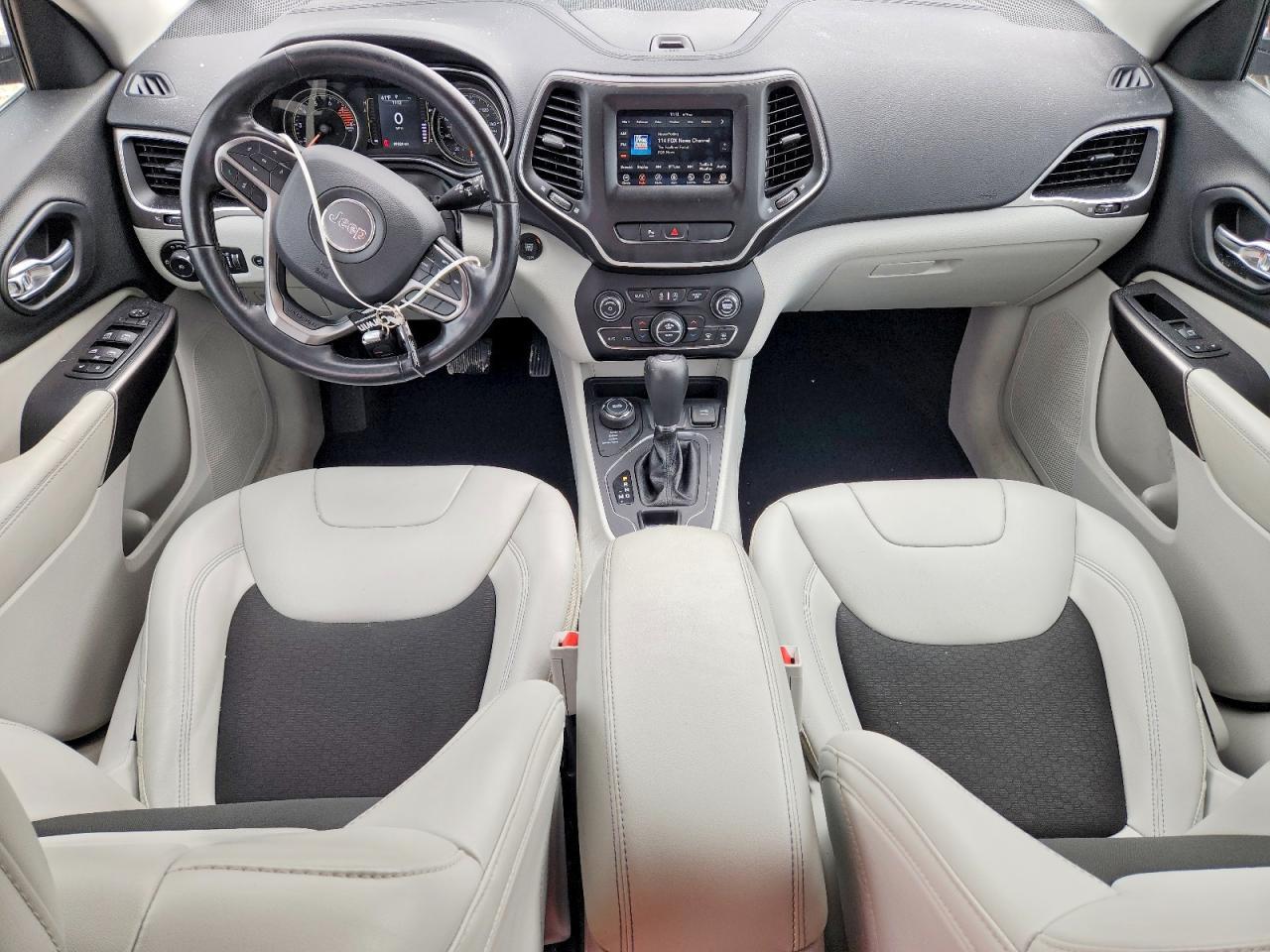 2020 Jeep Cherokee Latitude Plus - zdjęcie 8