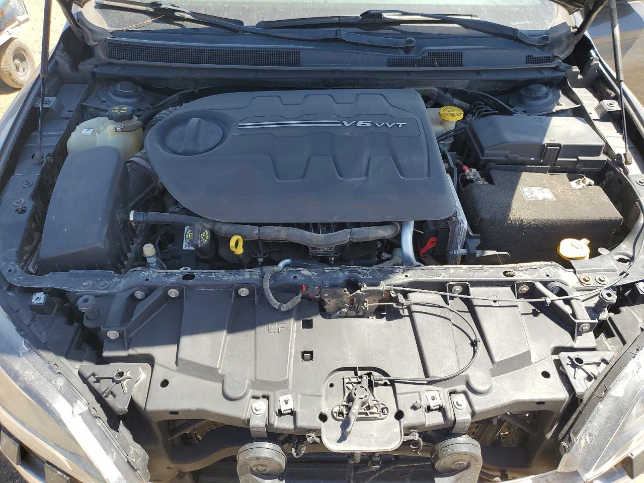 2015 Chrysler 200 S - zdjęcie 11